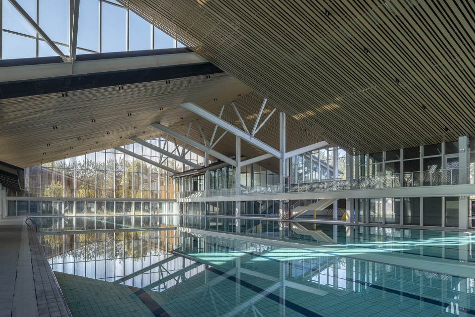 Xiangfen Xingyuan Swimming Pool by Atelier Kai Architects