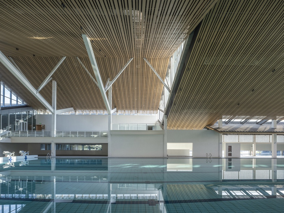 Xiangfen Xingyuan Swimming Pool by Atelier Kai Architects