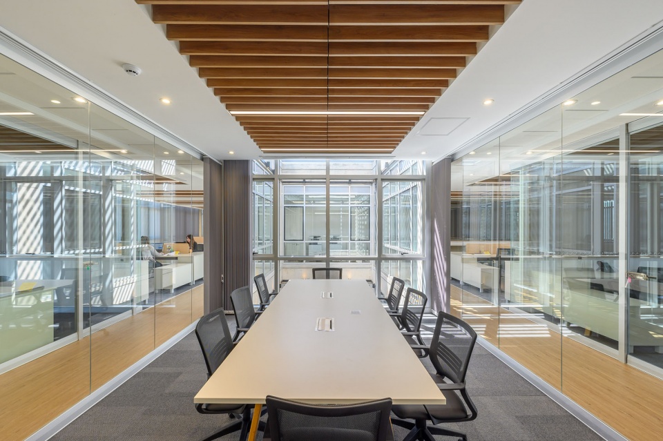 BIOFARMA office building Santiago Viale y Asociados