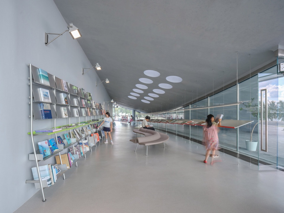 Interior and furniture design of JUANZONG BOOKS cafe by CASE PAVILION