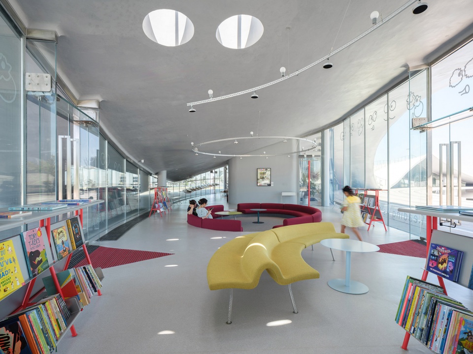 Interior and furniture design of JUANZONG BOOKS cafe by CASE PAVILION