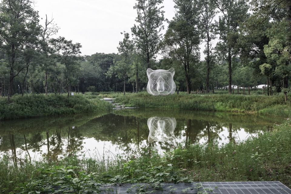 Between the Rain Fengxiangzhou Water Park China by Z T Studio