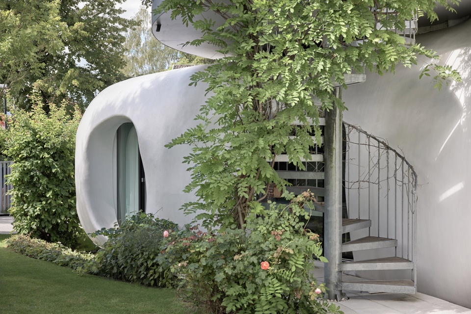 amoprh living sculpture by lechner lechner architects