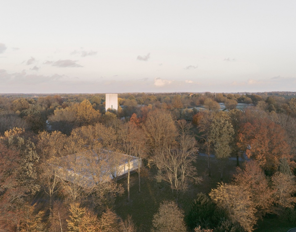 Netherlands American Cemetery Visitor Center KAAN Architecten © Simon Menges