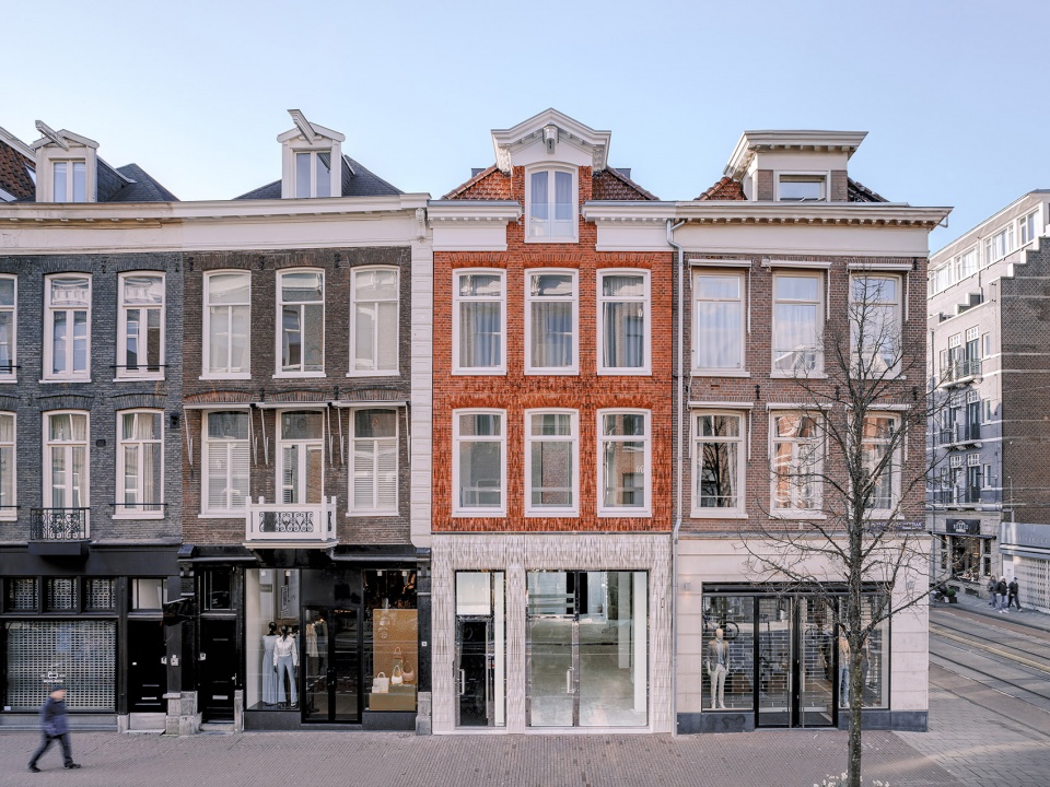 ceramic house by studio rap