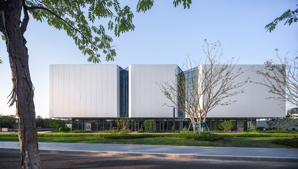 Low Carbon Technology Innovation Promotion Center of the Sino Swiss Low Carbon Eco City by MINAX Architects