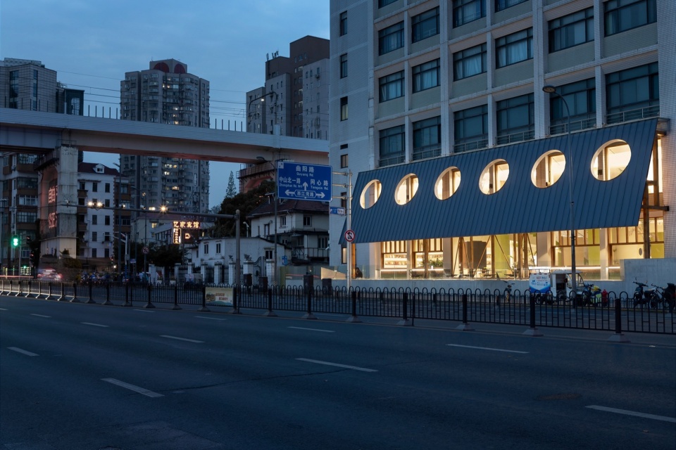 外观2 ANDY under the eaves by displacement architecture design