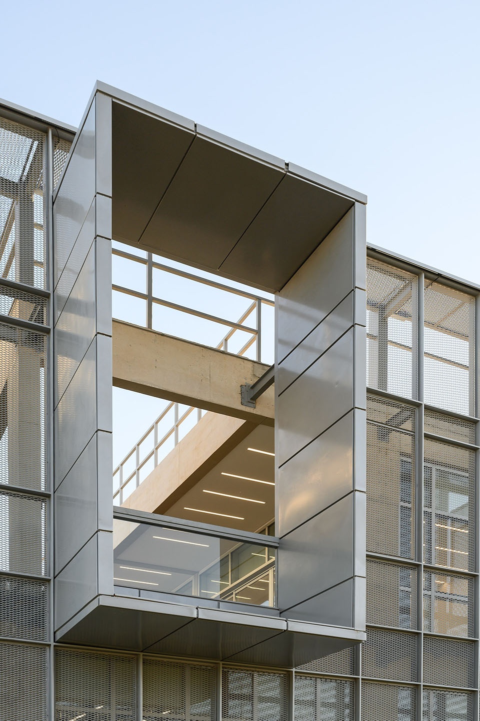 BIOFARMA office building Santiago Viale y Asociados