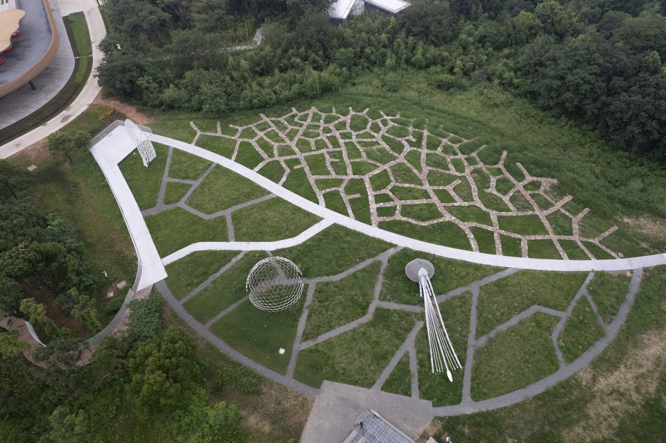 Between the Rain Fengxiangzhou Water Park China by Z T Studio