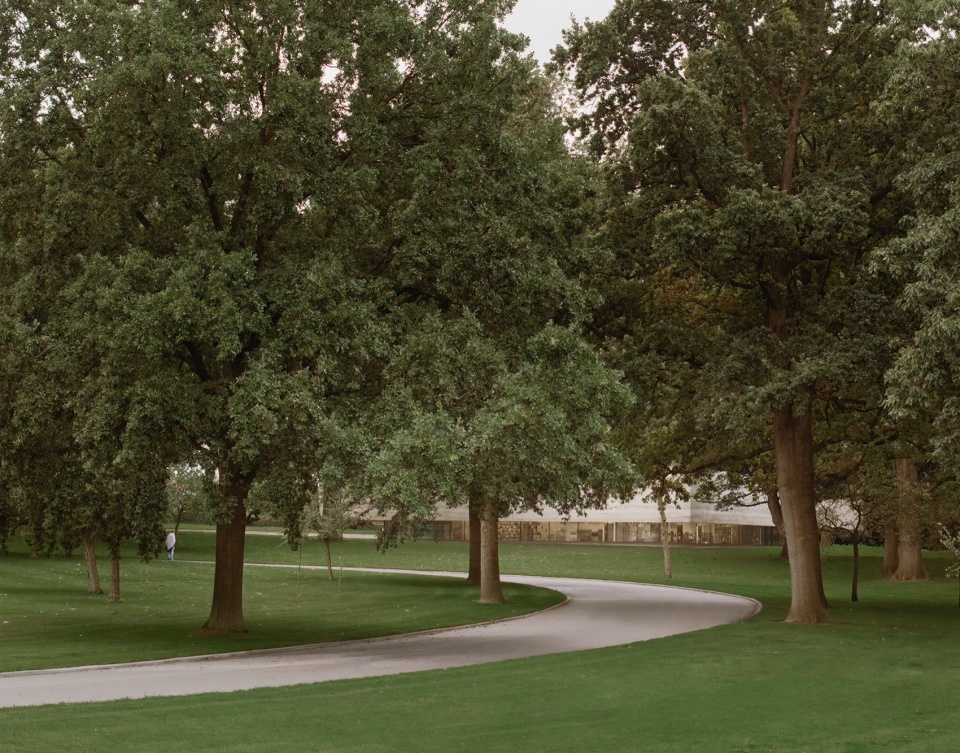 Netherlands American Cemetery Visitor Center KAAN Architecten © Simon Menges