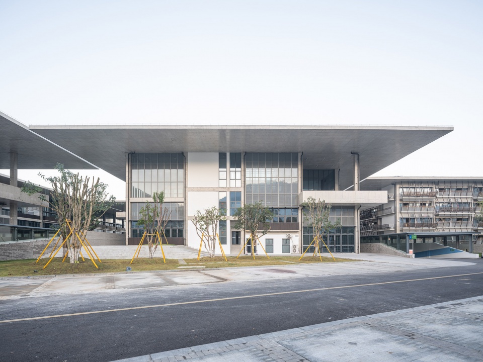 . 阅览楼 Library ©田方方