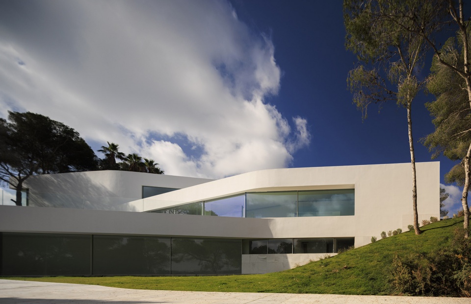 CASA SABATER by FRAN SILVESTRE ARQUITECTOS