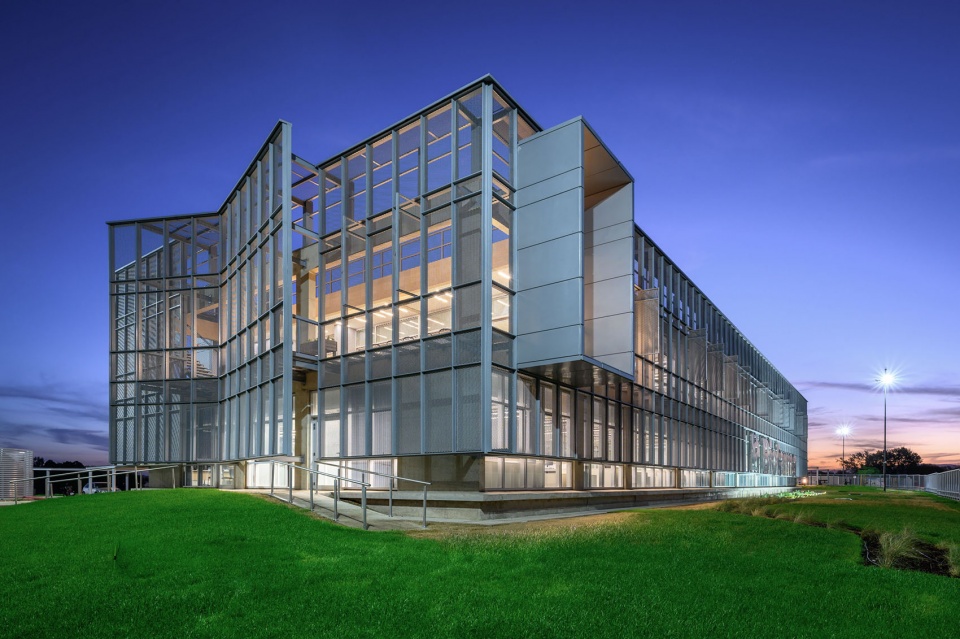 BIOFARMA office building Santiago Viale y Asociados