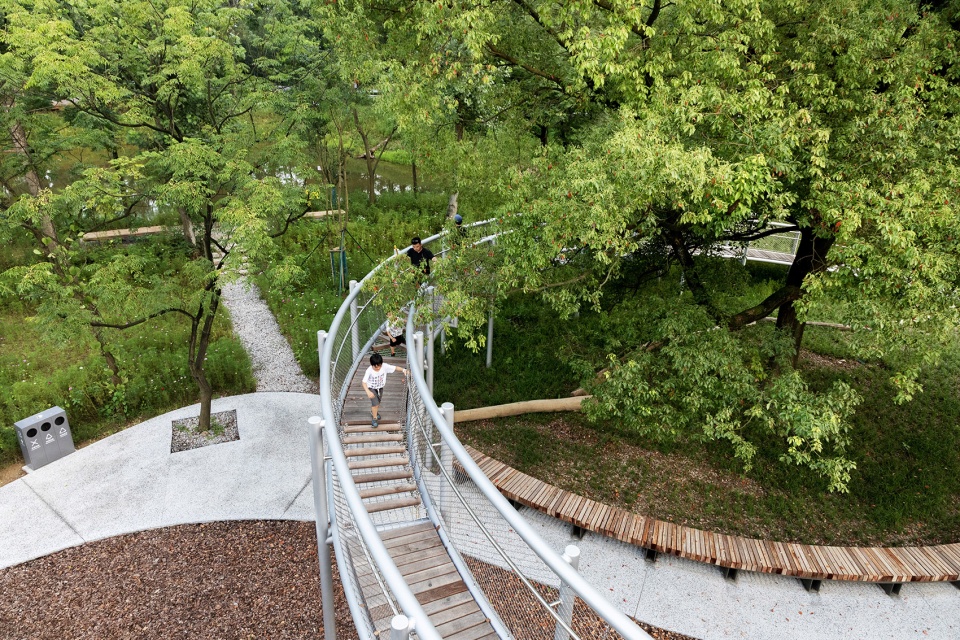 Between the Rain Fengxiangzhou Water Park China by Z T Studio