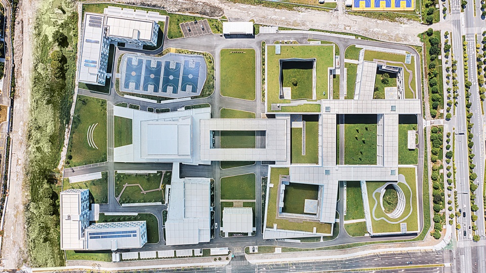 Ningbo Gulin Vocational High School by ARCHIS Design Studio