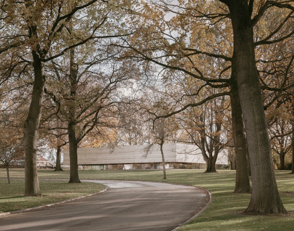 Netherlands American Cemetery Visitor Center KAAN Architecten © Simon Menges