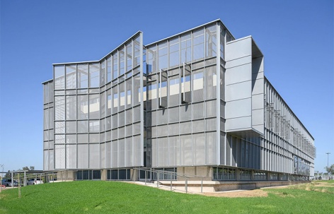 Biofarma办公大楼，阿根廷 / SANTIAGO VIALE & MANUEL JUÁREZ