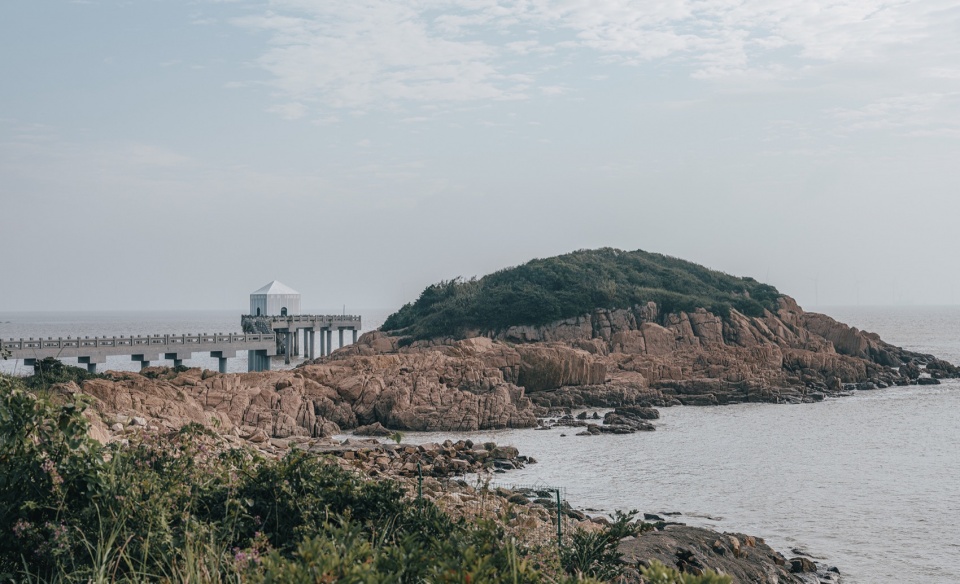 .远眺观潮站 youth and the sea xiangshan coastal scenic road theme station