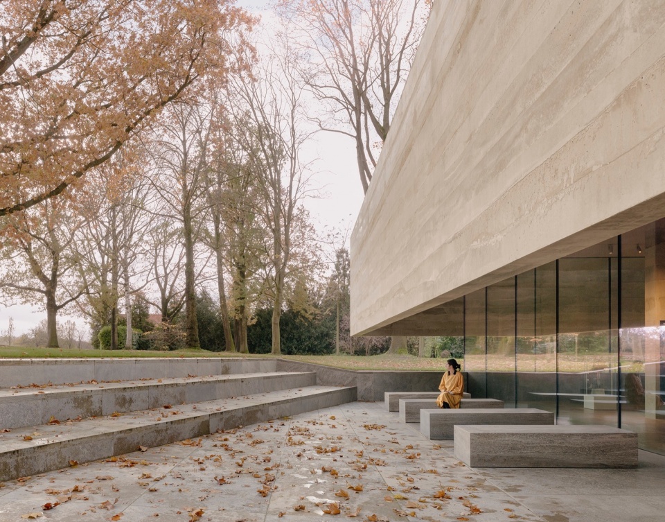 Netherlands American Cemetery Visitor Center KAAN Architecten © Simon Menges