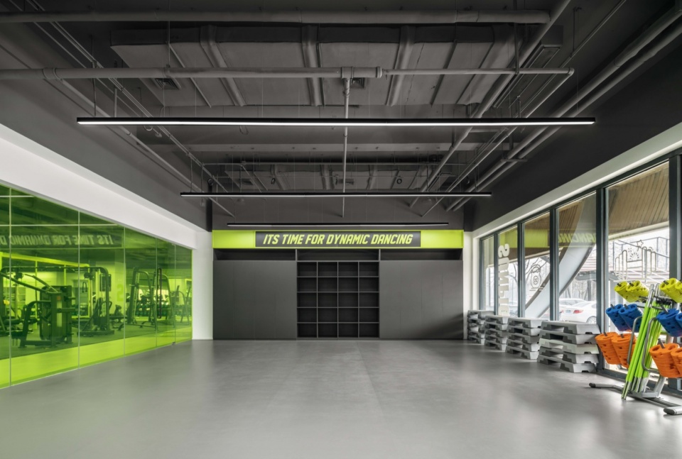 sunpig fitness space design by daga architects