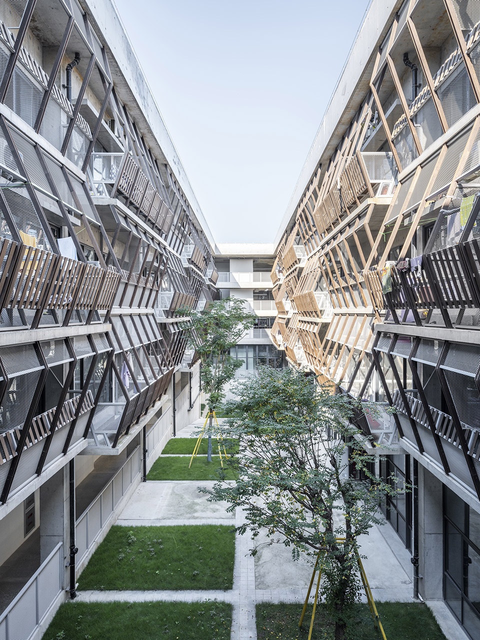 . 3号宿舍楼内庭院 Inner courtyard of No.3 Dormitory ©田方方