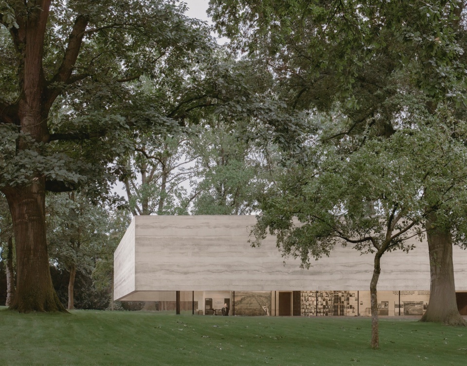 Netherlands American Cemetery Visitor Center KAAN Architecten © Simon Menges