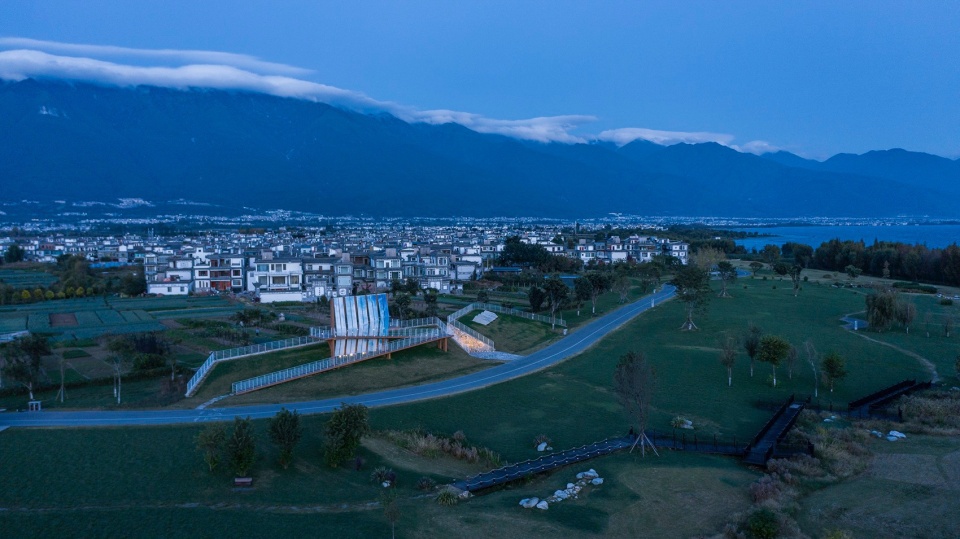 建筑夜景鸟瞰2Bird’s eye view of the architecture in night 2©金伟琦