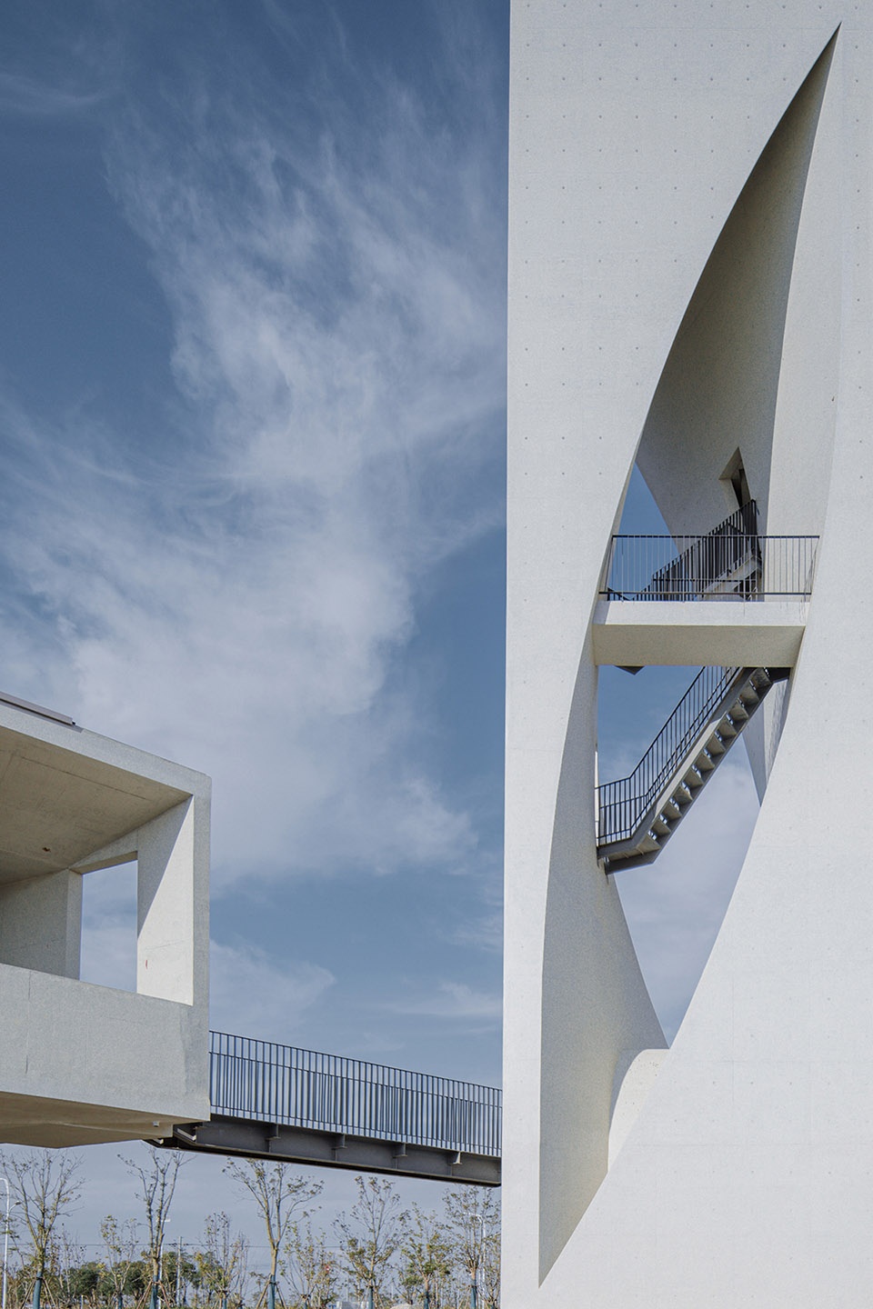 旋星塔立面立体景框与连桥 Three dimensional view frame on Xuan Xing Towers facade and bridge ©陈旸 Yang Chen