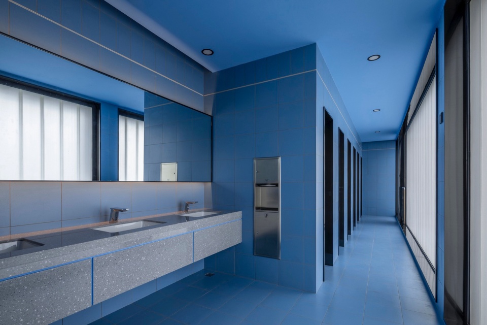 卫生间室内Interior of restroom©金伟琦