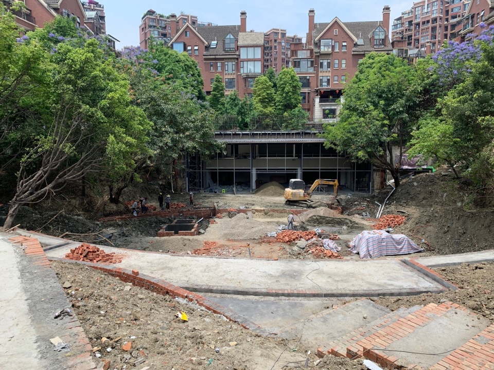 △ 施工过程,拆除原有门廊,将室内与广场联通,©LEL DESIGN STUDIO chengdu gaobei community neighborhood center renovation