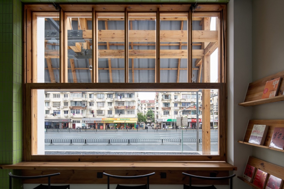 窗外 ANDY under the eaves by displacement architecture design