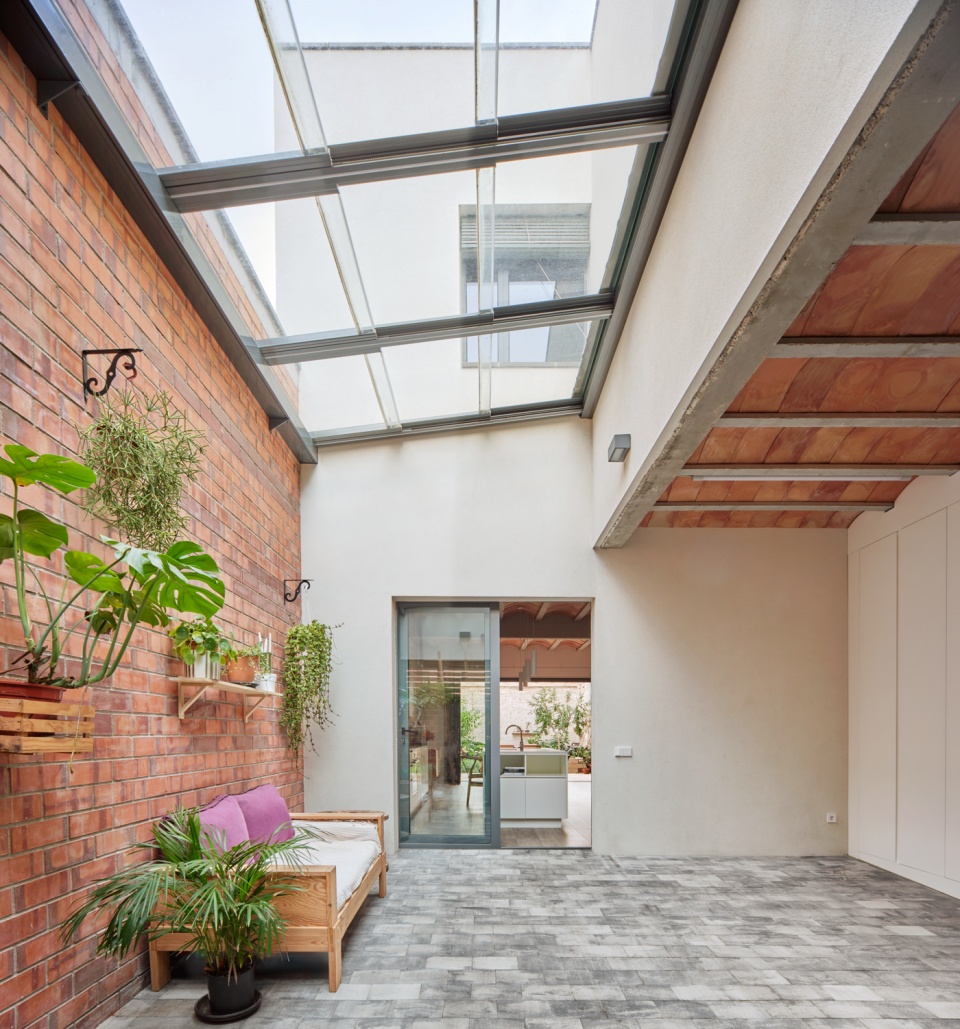 109LAY Vallribera Arquitectes