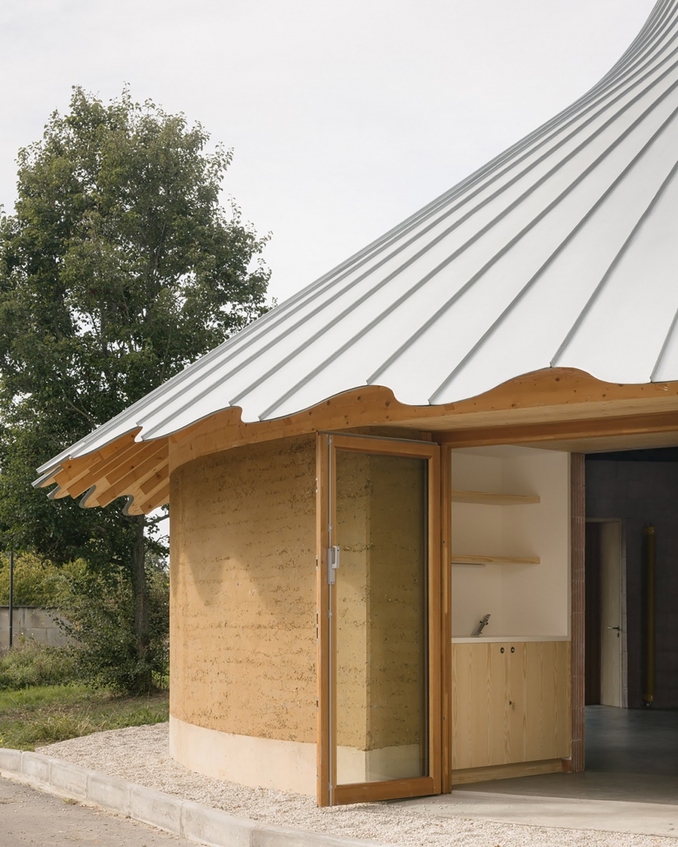 le vau pavilion by latelier senzu