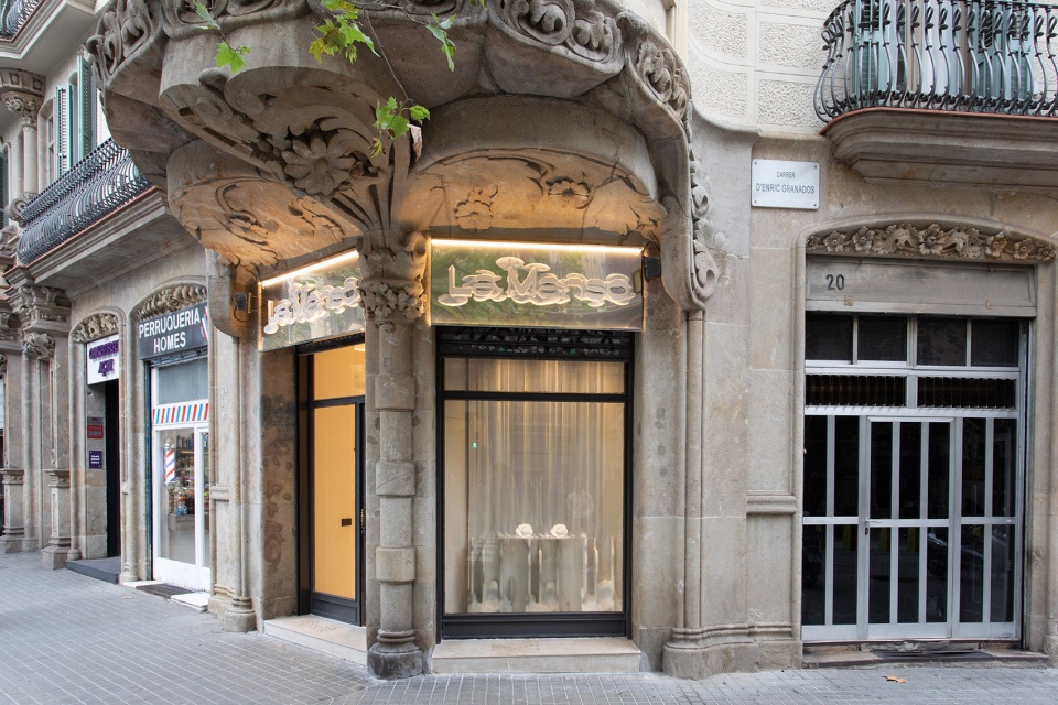 the first flagship store of la manso by external reference