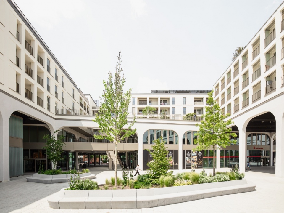 perlach plaza by alleswirdgut