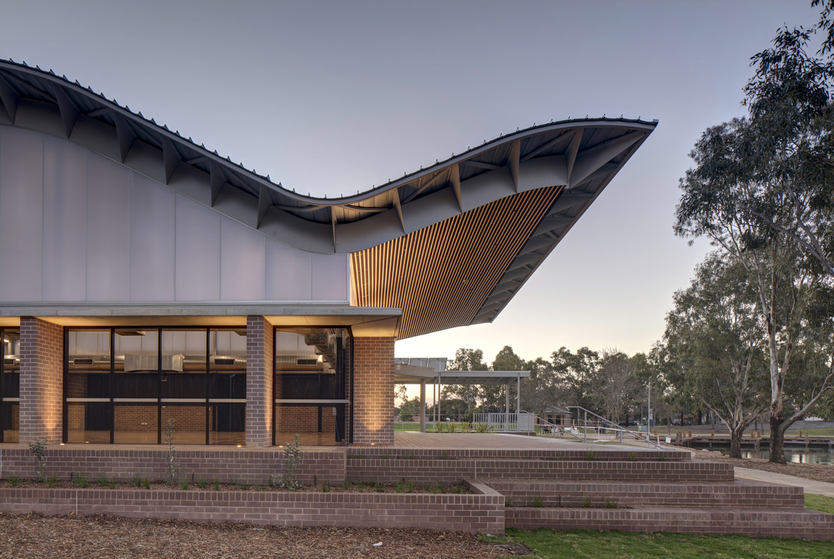 Woodcroft Neighbourhood Centre by Carter Williamson Architects - 谷德设计网