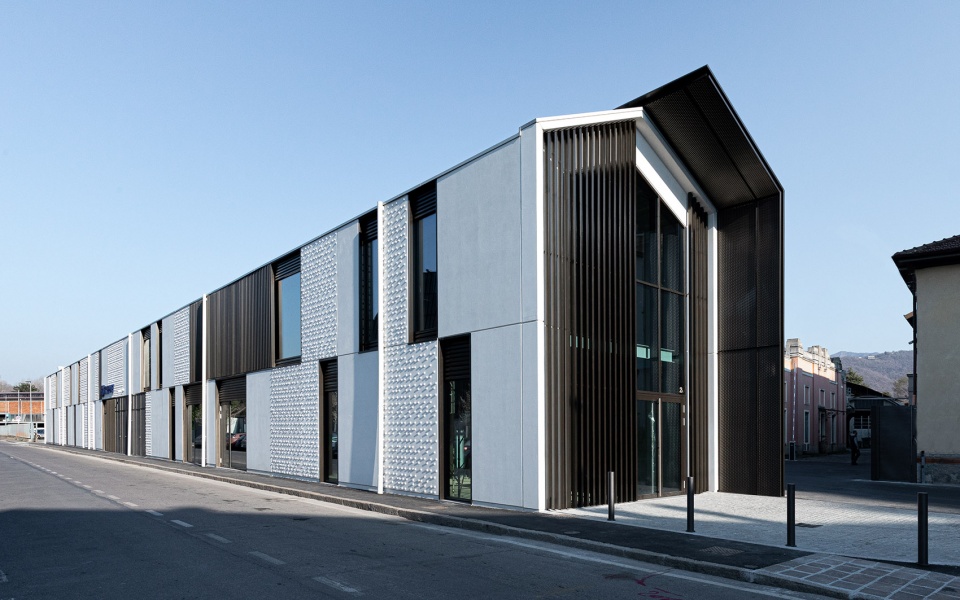 trafilerie mazzoleni administration centre by studiocapitanioarchitetti