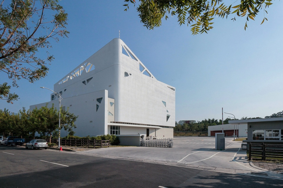 I WILL Factory and Office by WSAA Design Team