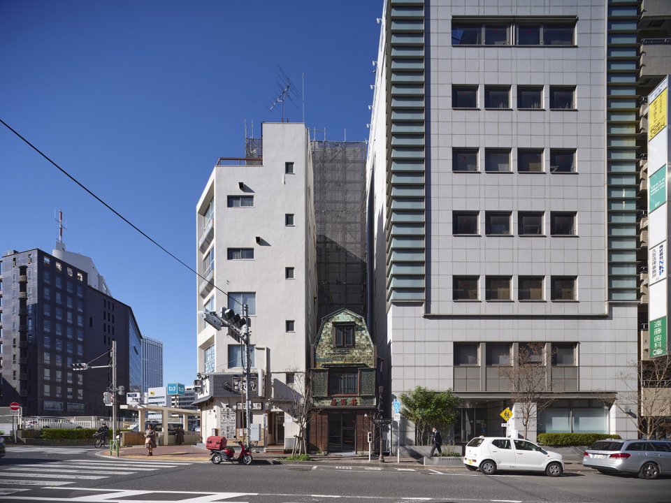 izutsuya gallery by the design labo