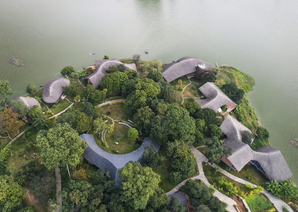 jackfruit village by 112 architects