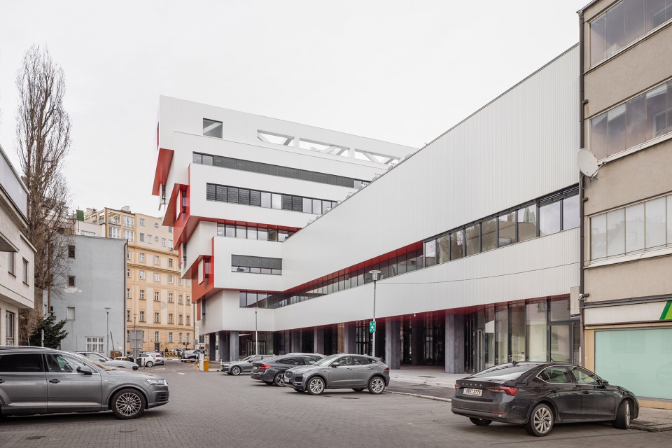 reconstruction and completion of the slovak national gallery by architekti b k p s