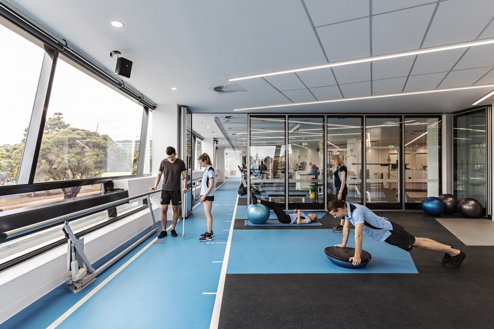 deakin university specialised indoor exercise and sport science teaching building by ds architects