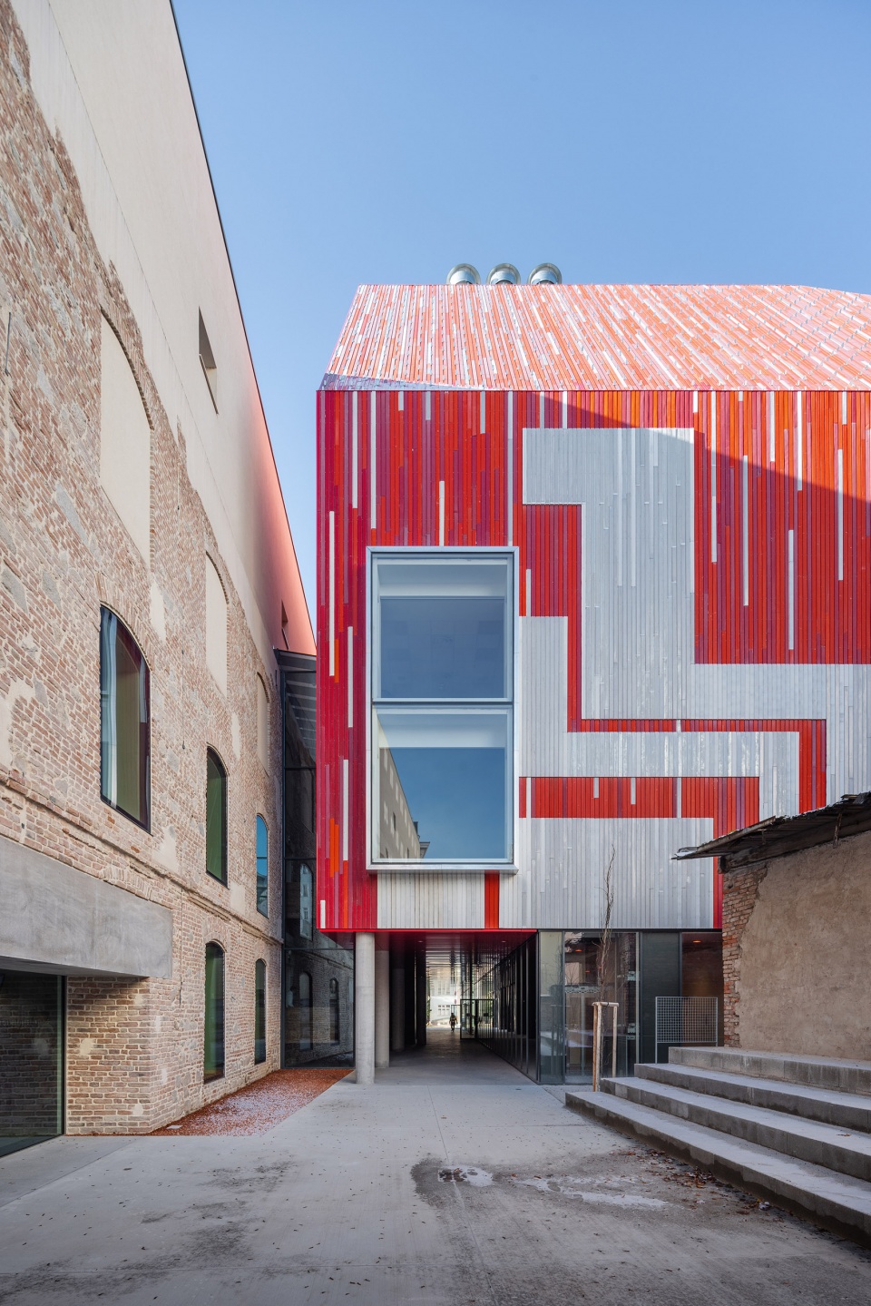 reconstruction and completion of the slovak national gallery by architekti b k p s