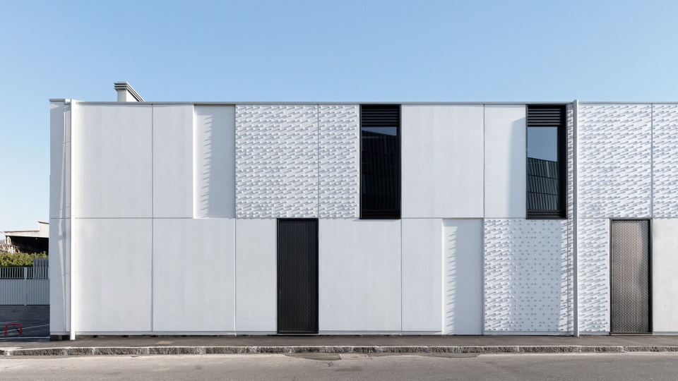 trafilerie mazzoleni administration centre by studiocapitanioarchitetti