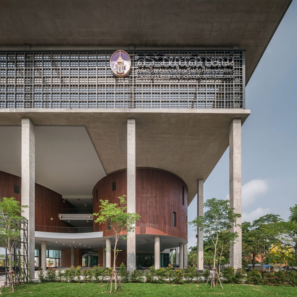 Faculty of Learning Sciences and Education Thammasat University by Arsomsilp Community and Environmental Architect Co Ltd