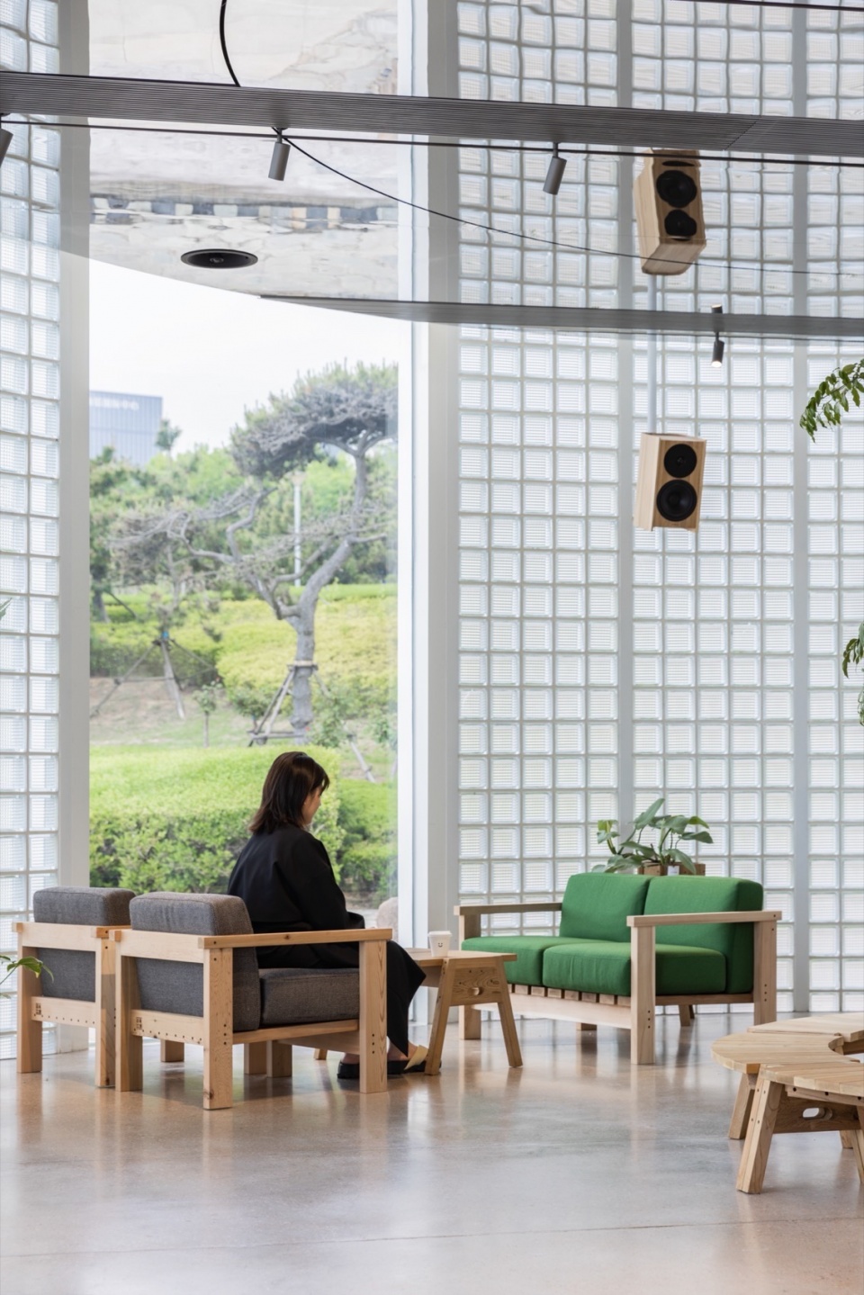 dotcom coffee青岛海边店 Atelier Loong