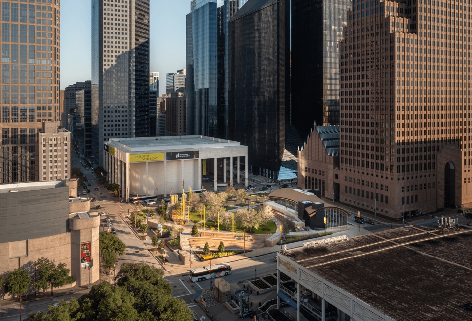 lynn wyatt square for the performing arts by rios