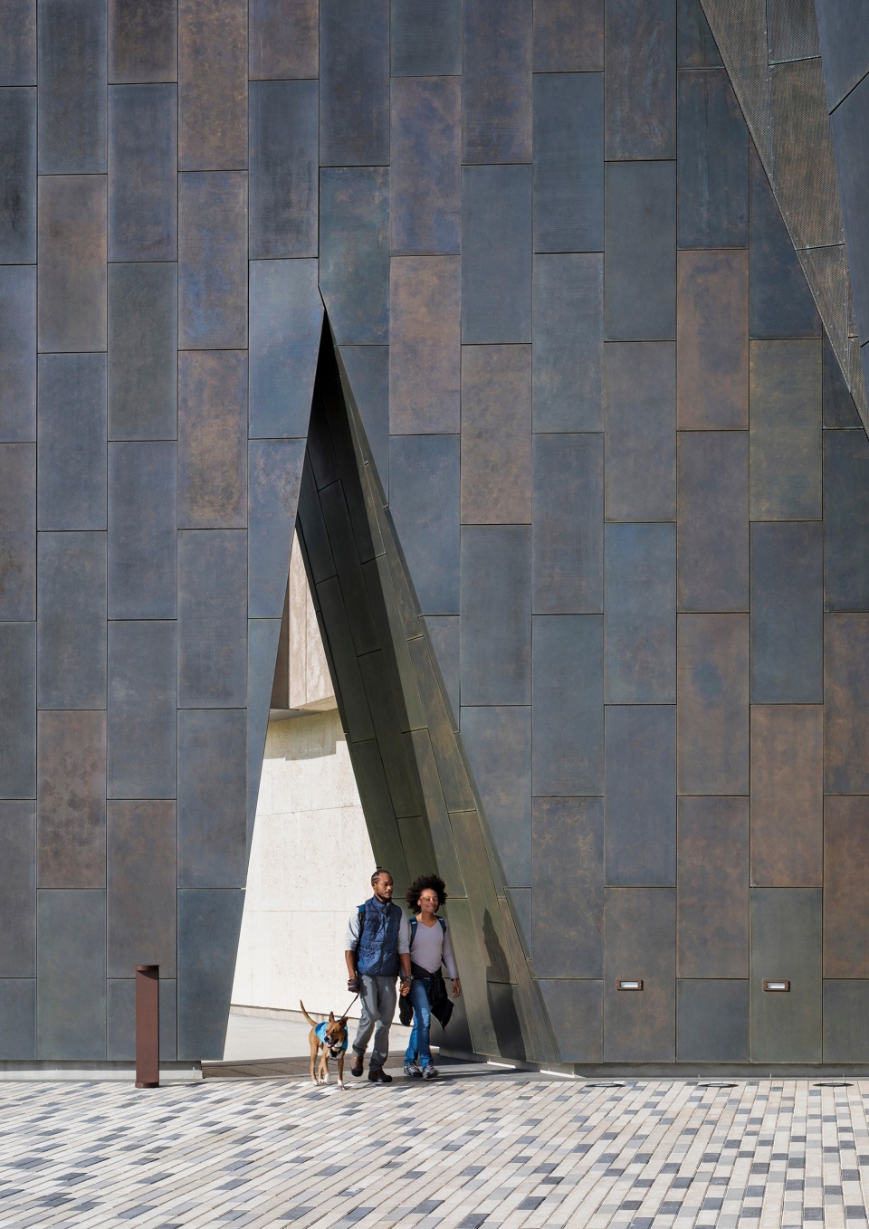 the l gale lemerand student center by ikon 5 architects