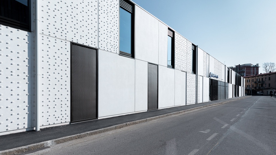 trafilerie mazzoleni administration centre by studiocapitanioarchitetti