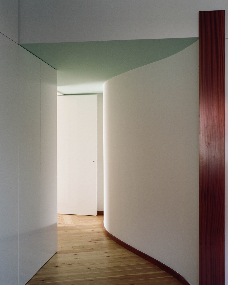 house within three gestures by fala atelier